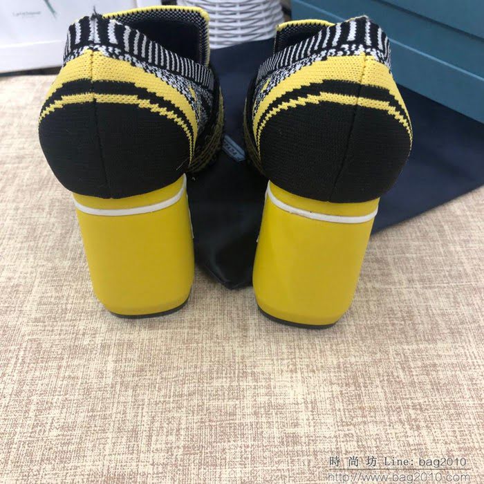 PRADA普拉達 2019頂級版本 刺繡系列 春夏時尚 粗跟方頭單鞋 網紅同款  ljl1039